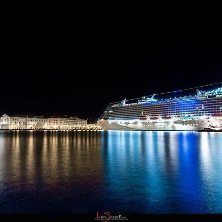 Ferienwohnung The House Of Joy - Luminoso - Clima - Balcone Triest Exterior foto